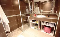 appartement 2 pièces à Saint-Laurent-du-Var (06700) — photo 9