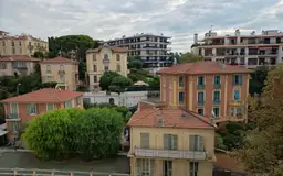 appartement 2 pièces à Nice (06100) — photo 3