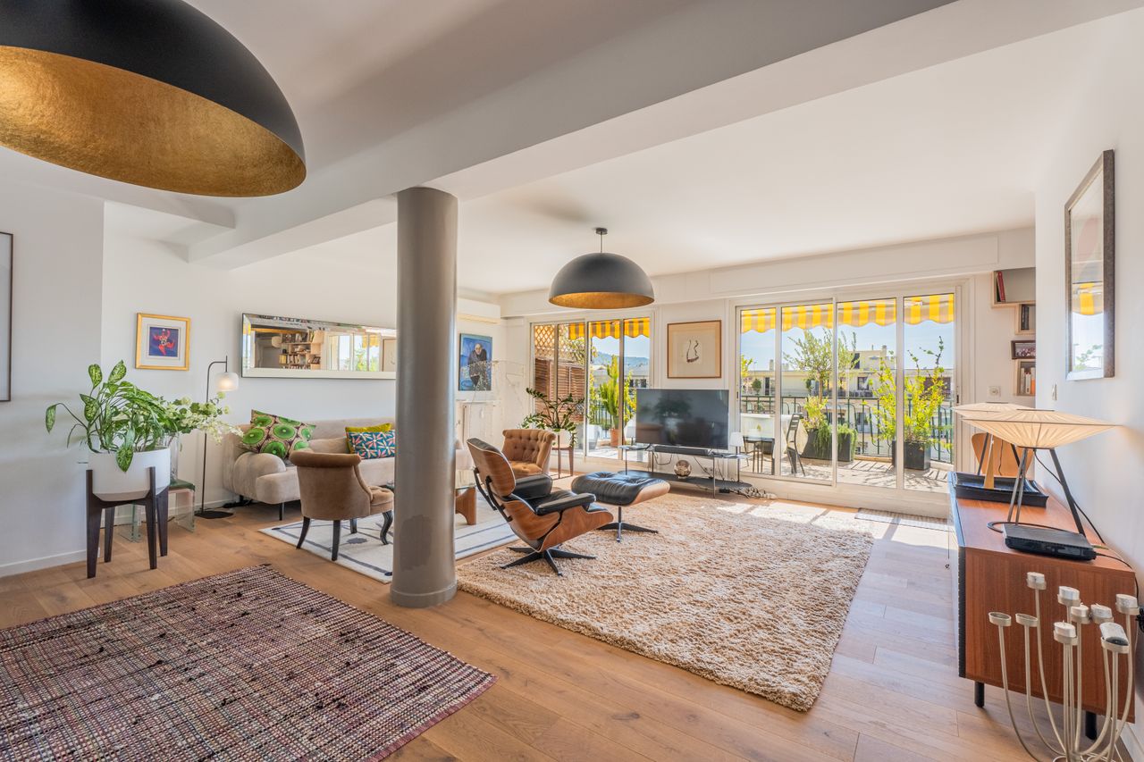 Appartement - 4 pièces - 121.2 m² - 1 140 000 € - À vendre