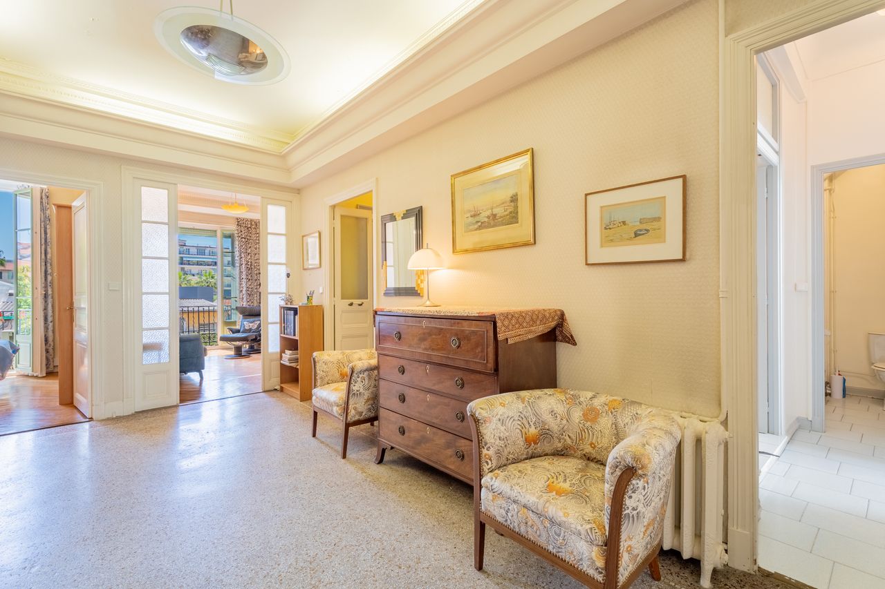 Appartement - 4 pièces - 102.6 m² - 690 000 € - À vendre