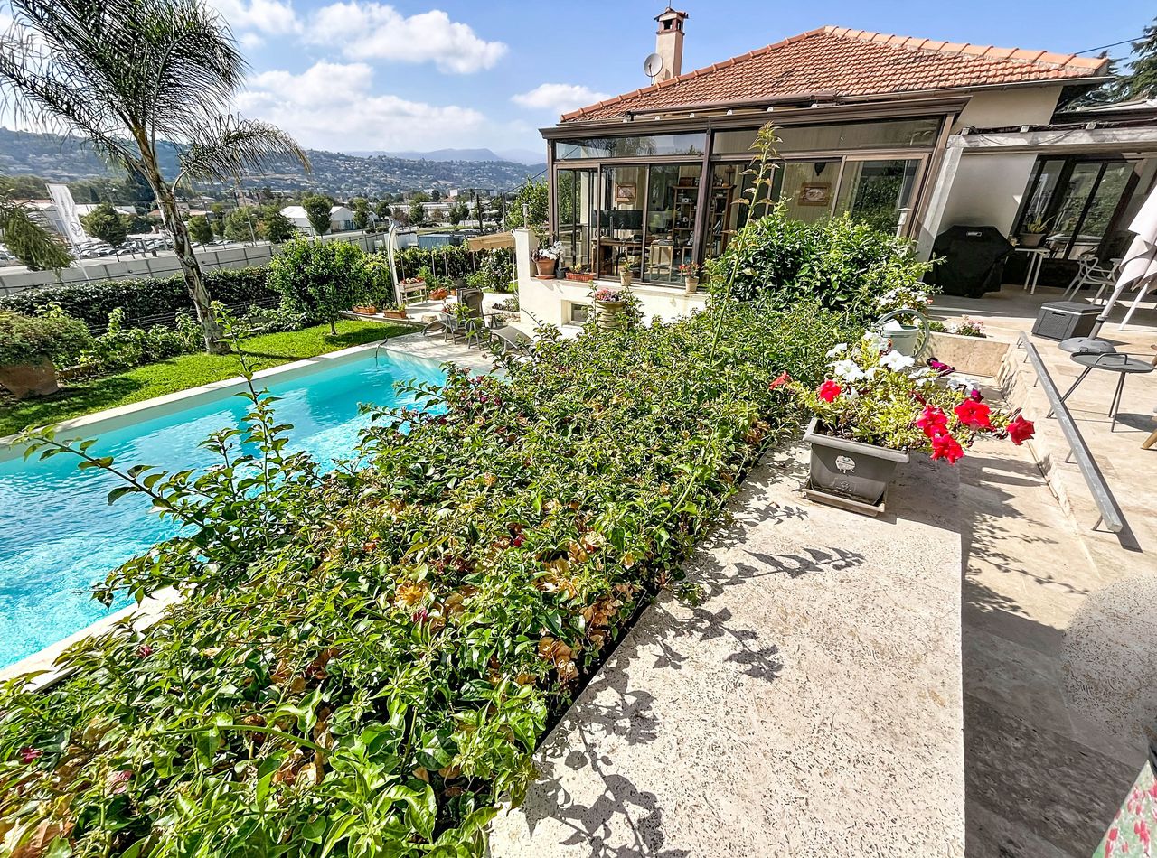Maison - Maison individuelle - 5 pièces - 173.21 m² - 1 175 000 € - À vendre