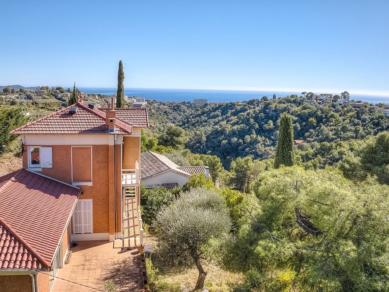 Maison - 5 pièces - 140.0 m² - 890 000 € - À vendre