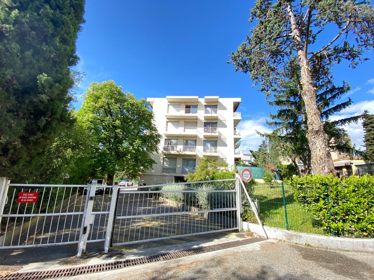 Appartement - 2 pièces - 43.3 m² - 275 000 € - À vendre
