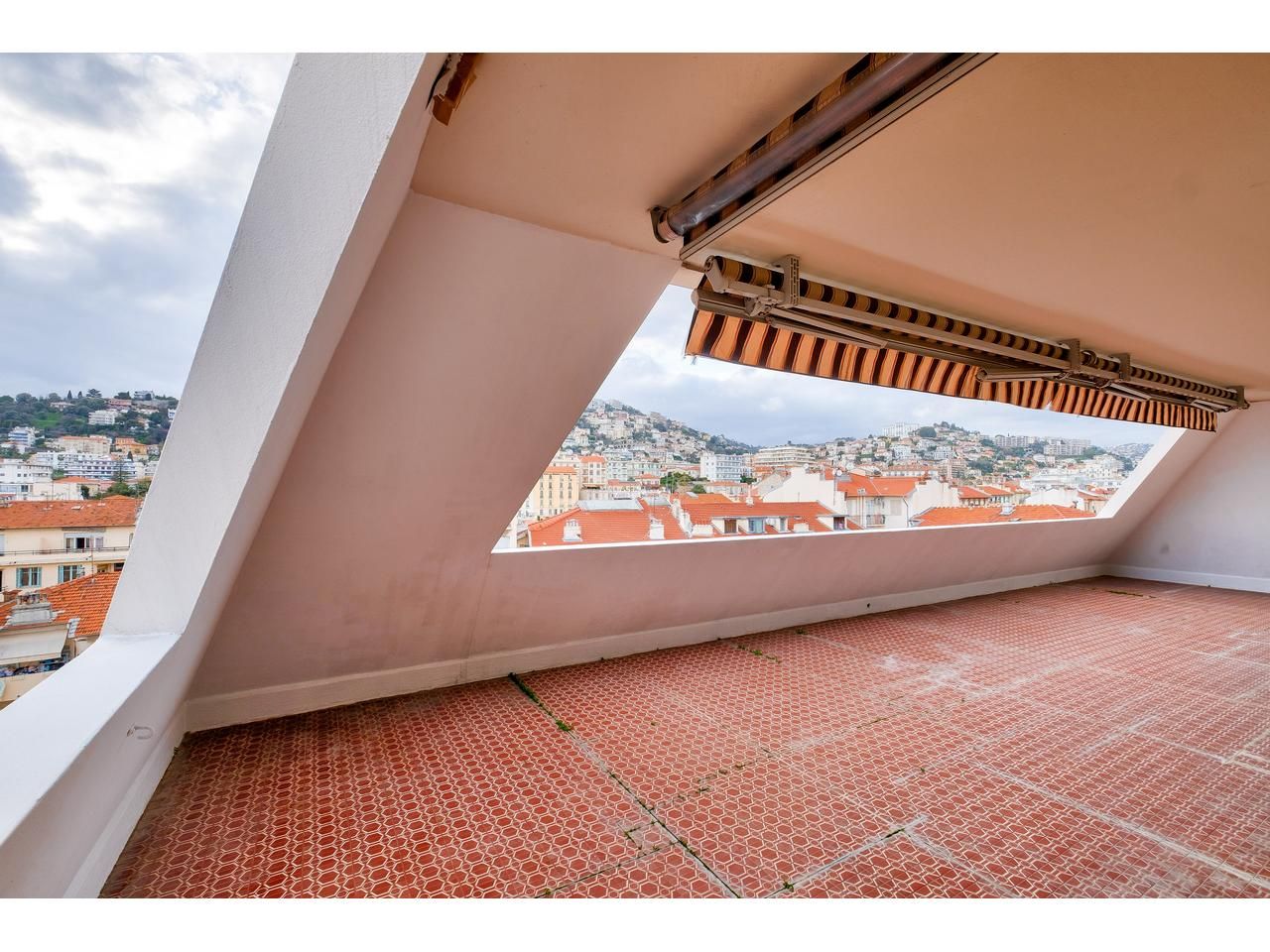 Appartement - 4 pièces - 114.14 m² - 590 000 € - À vendre