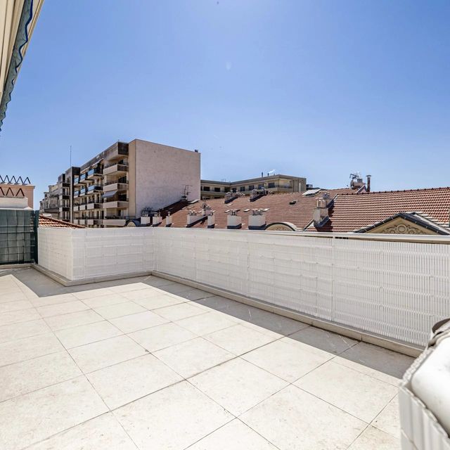 Nice – Carré d’Or | Superbe duplex terrasses Dernier étage